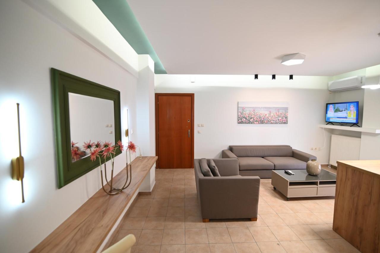 The Whole Packet A4 Center With Parking Apartment Лариса Екстериор снимка