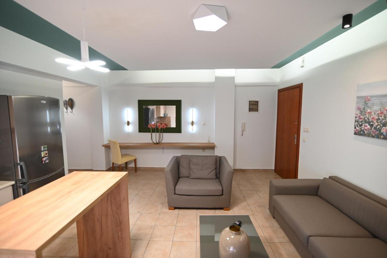 The Whole Packet A4 Center With Parking Apartment Лариса Екстериор снимка